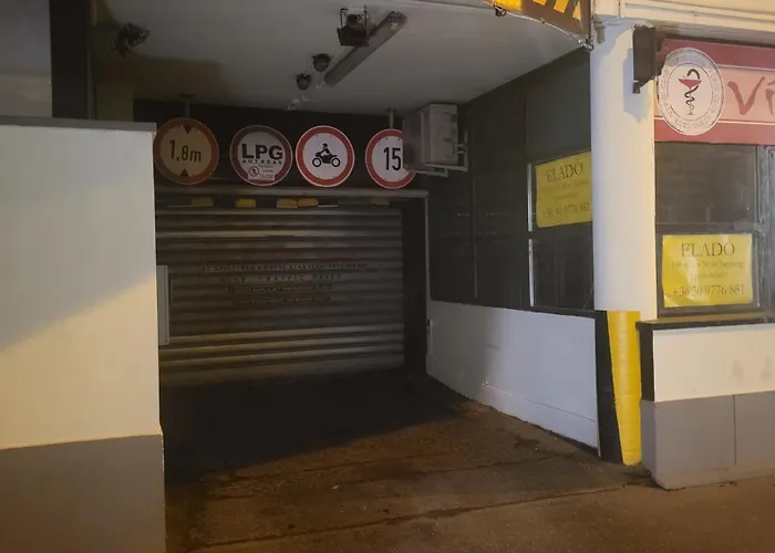 Walnut Flat Free Parking Daire