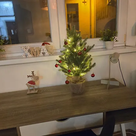 Walnut With Parking Apartment